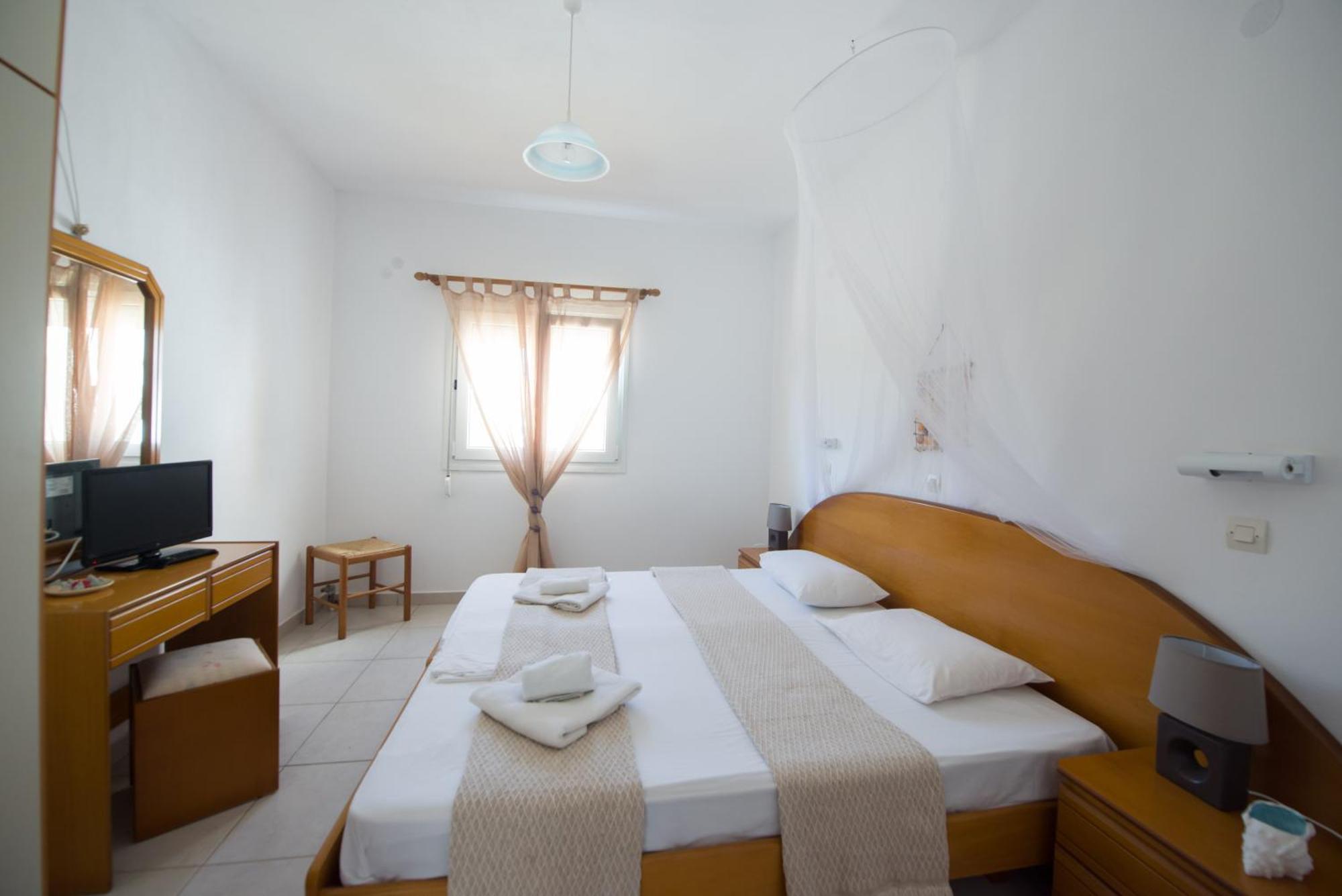S&C Kosmos Beach Resort Roda  Buitenkant foto