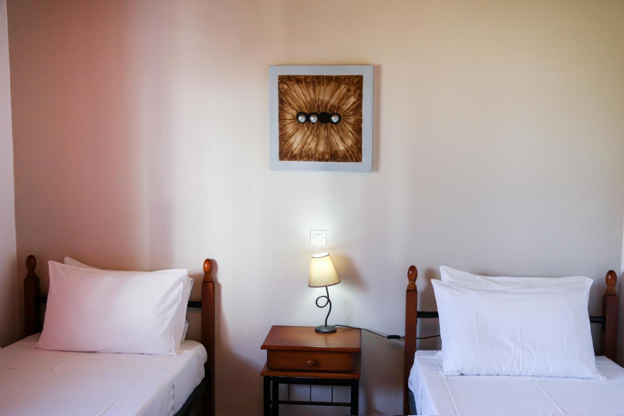 S&C Kosmos Beach Resort Roda  Buitenkant foto