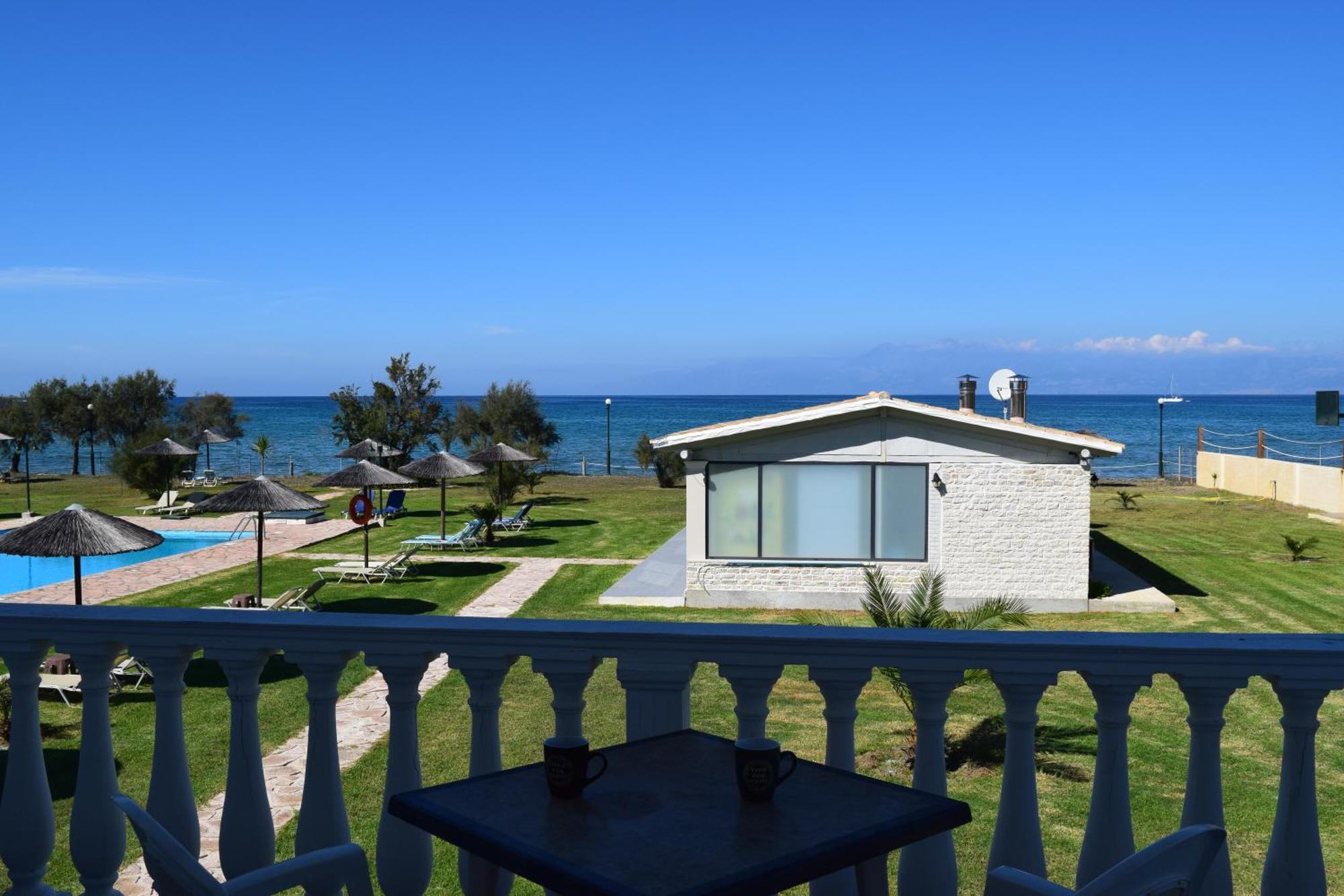 S&C Kosmos Beach Resort Roda  Buitenkant foto