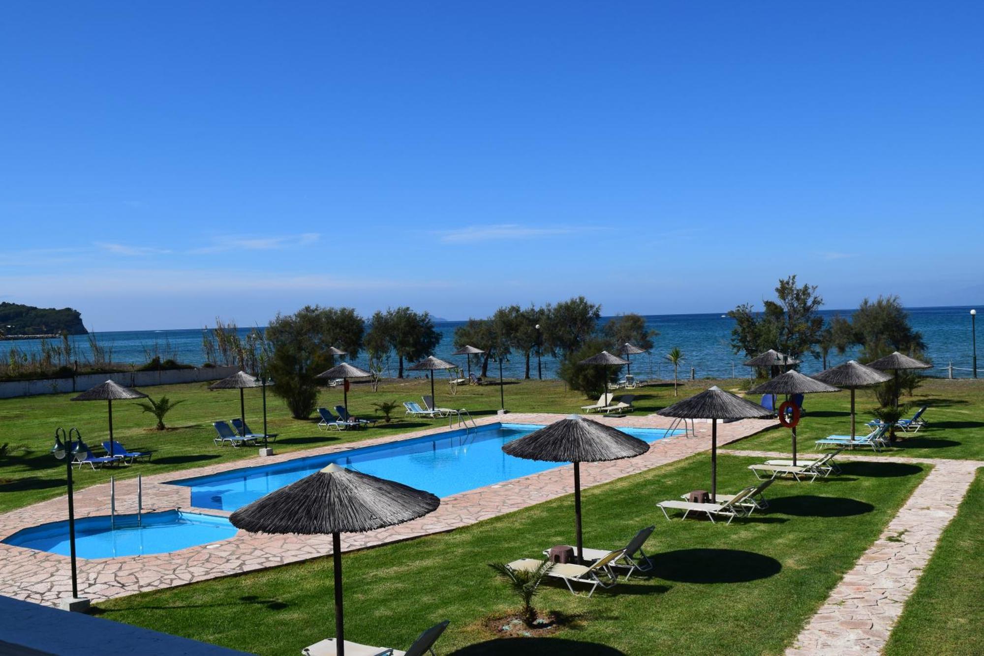 S&C Kosmos Beach Resort Roda  Buitenkant foto