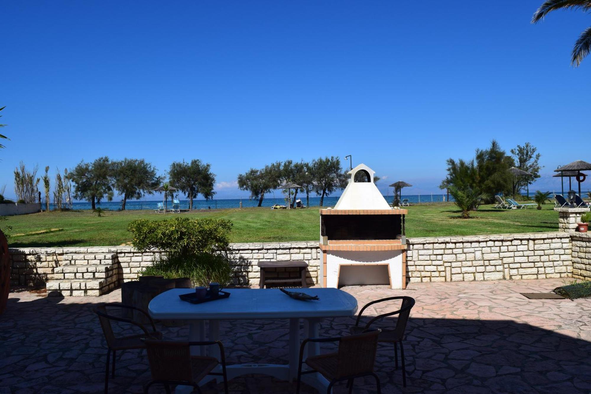 S&C Kosmos Beach Resort Roda  Buitenkant foto