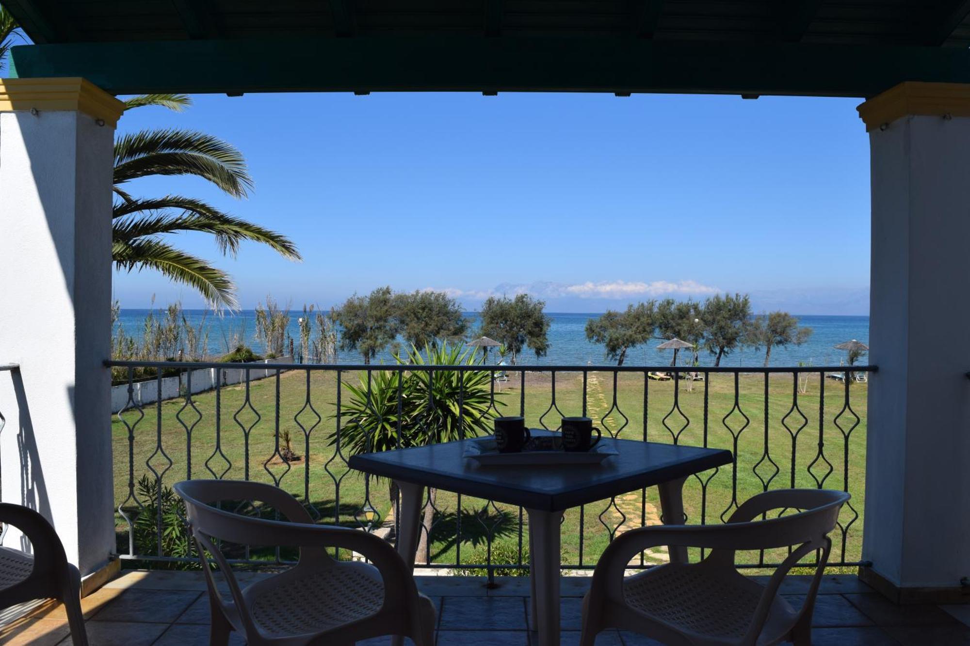 S&C Kosmos Beach Resort Roda  Buitenkant foto