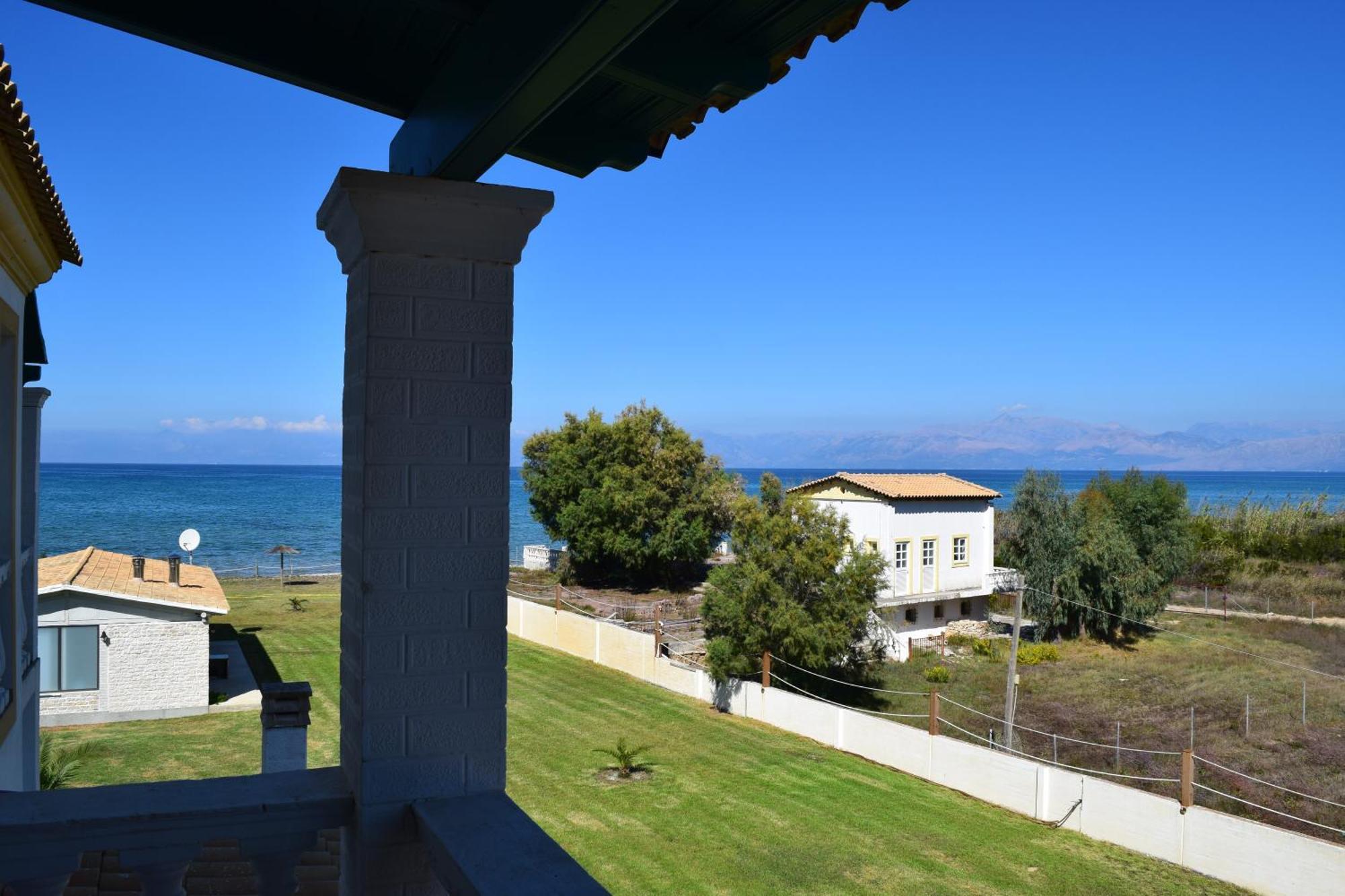 S&C Kosmos Beach Resort Roda  Buitenkant foto
