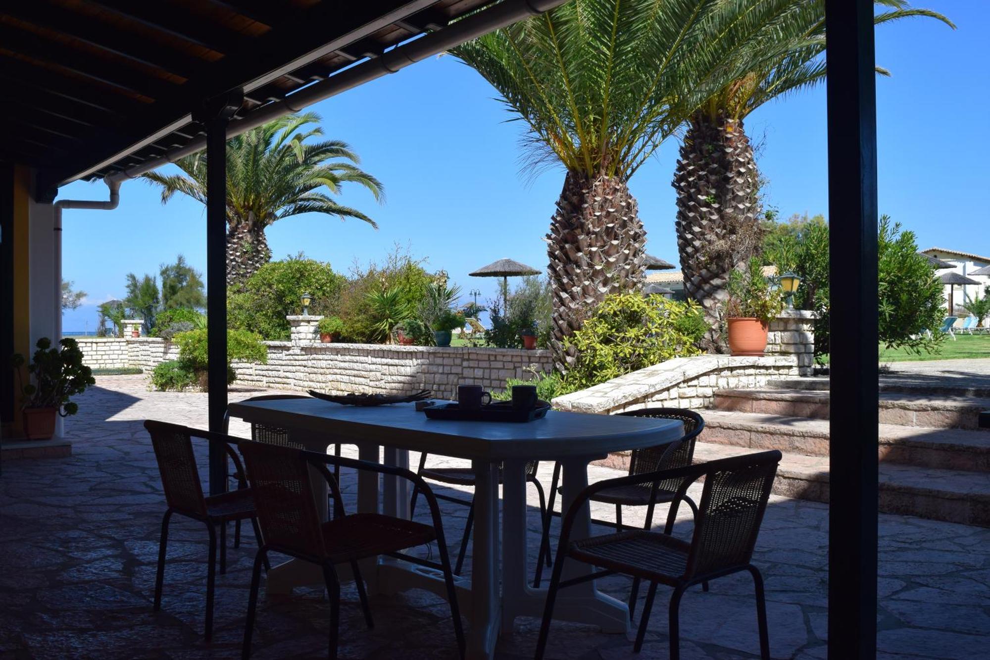 S&C Kosmos Beach Resort Roda  Buitenkant foto