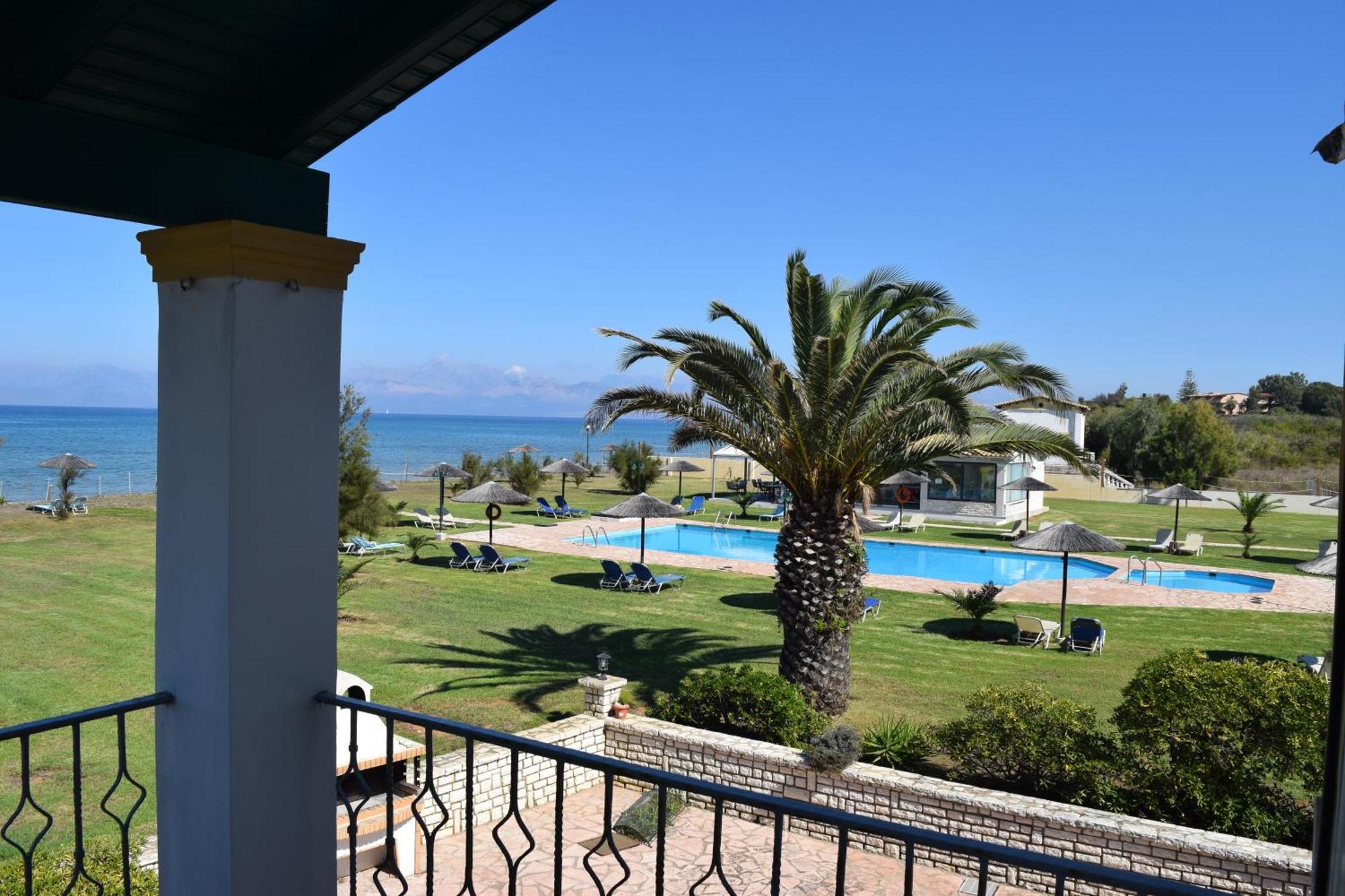 S&C Kosmos Beach Resort Roda  Buitenkant foto